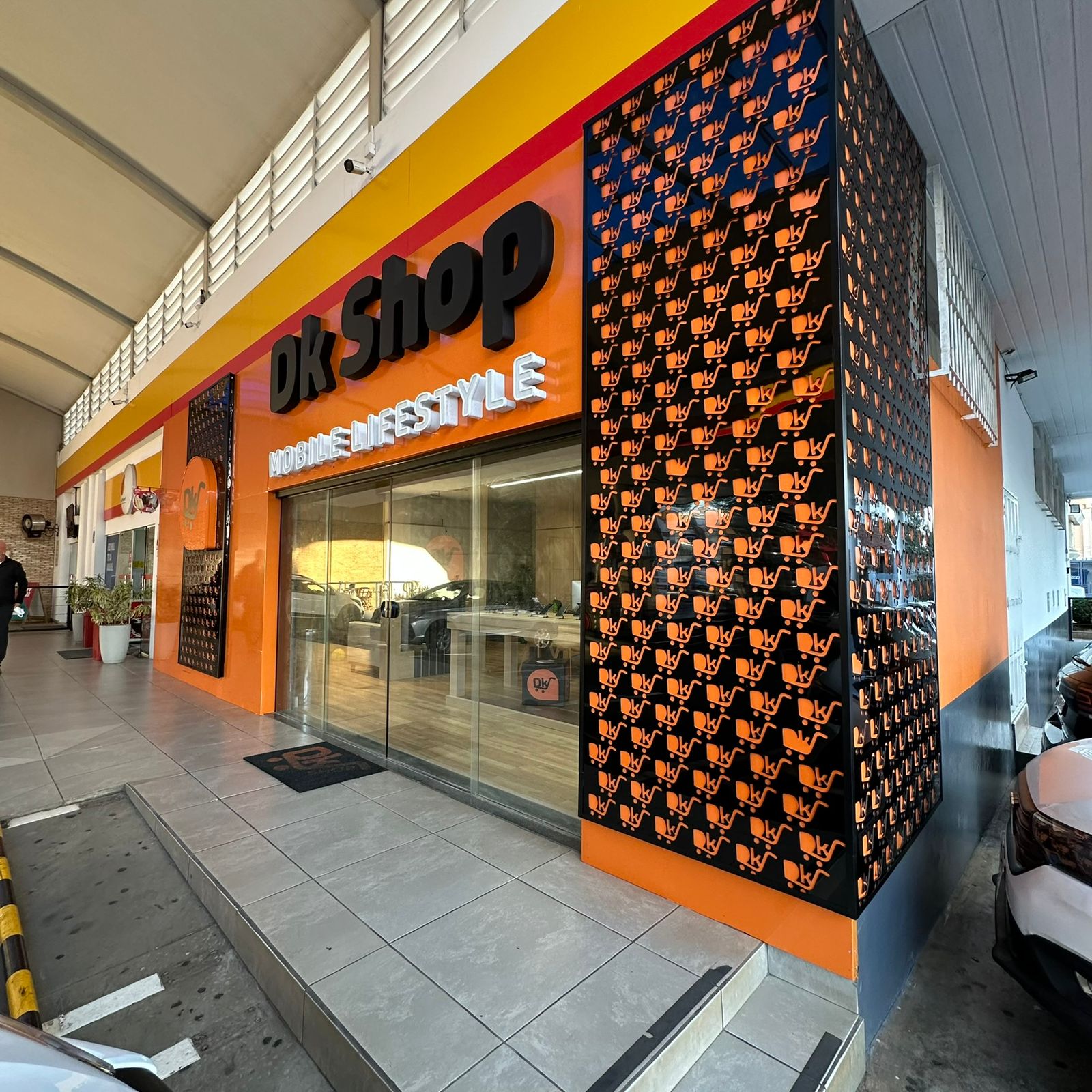 Fachada da DK Shop, loja de celular em Bauru.